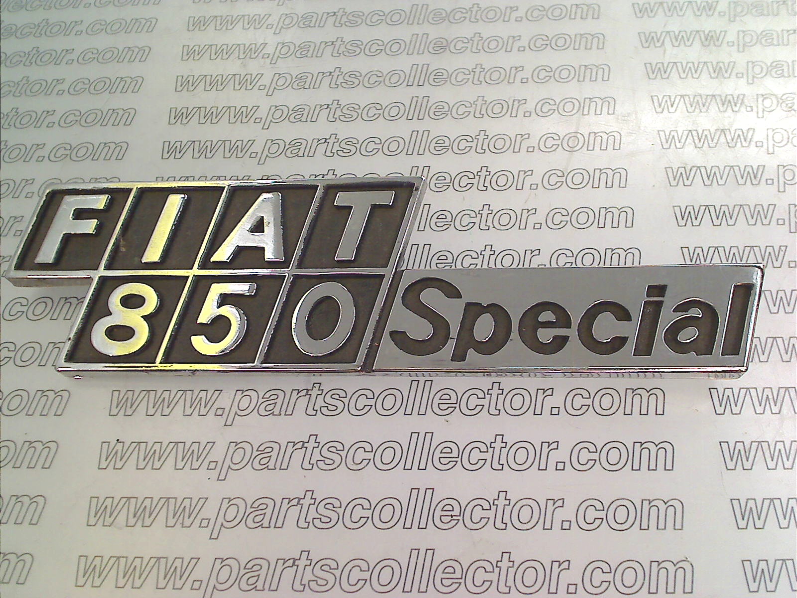 FIAT 850 SPECIAL EMBLEM